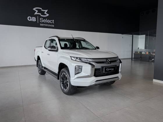 MITSUBISHI L200 TRITON 2.4 16V TURBO DIESEL SPORT HPE CD 4P 4X4 AUTOMÁTICO MITSUBISHI L200 TRITON 2.4 16V TURBO DIESEL SPORT HPE CD 4P 4X4 AUTOMÁTICO